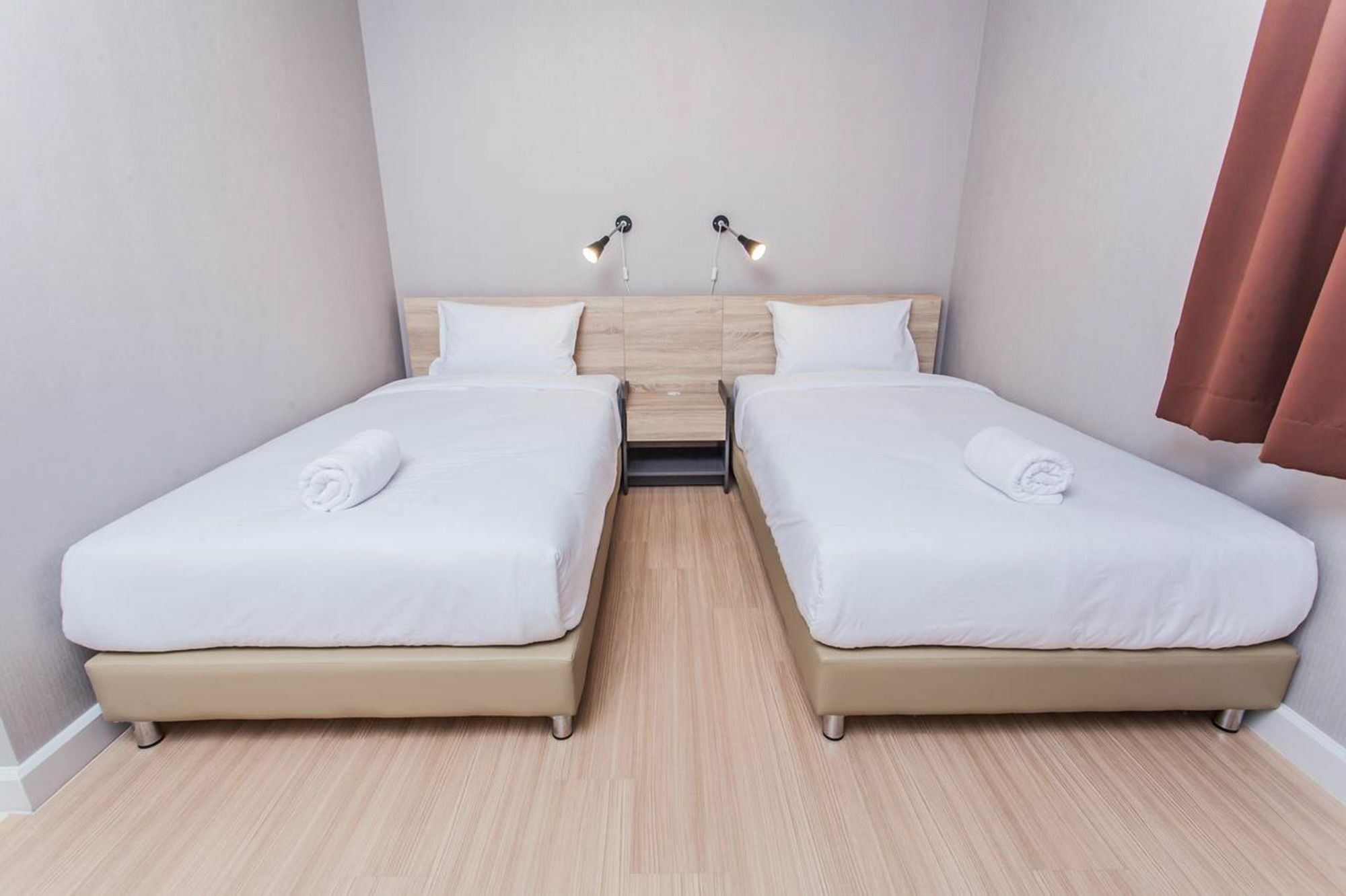 Morino Hotel Si Racha Esterno foto